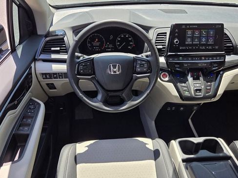 Certified 2026 Honda Odyssey Elite image 17