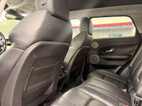 Used 2018 Land Rover Range Rover Evoque SE AWD/4WD image 6