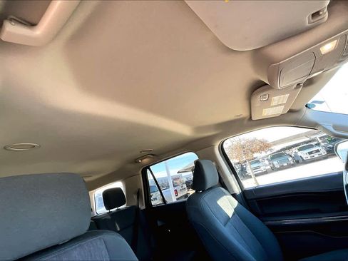 Used 2022 Ford Expedition XLT image 14