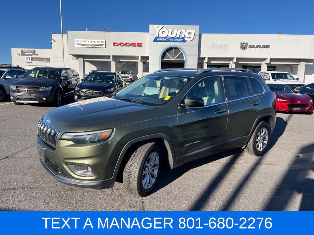 Used 2019 Jeep Cherokee Latitude w/ Cold Weather Group FWD image 1
