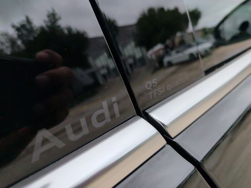 Used 2025 Audi Q5 Premium AWD/4WD image 37