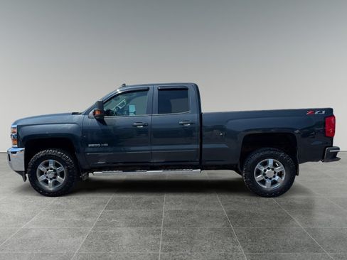 Used 2019 Chevrolet Silverado 2500 LT w/ LT Convenience Package AWD/4WD image 3