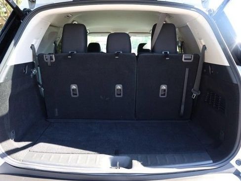 Certified 2025 Nissan Pathfinder SV FWD image 7