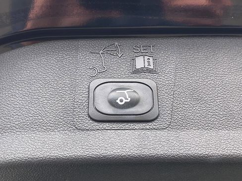 Used 2019 Ford Escape SEL AWD/4WD image 24
