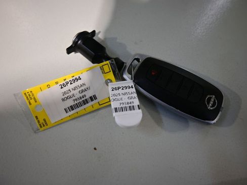 Used 2025 Nissan Rogue SV image 20