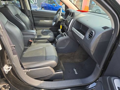 Used 2016 Jeep Compass Latitude AWD/4WD image 11
