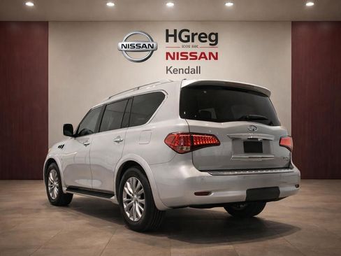 Used 2017 INFINITI QX80 4WD w/ Driver Assistance Package image 2