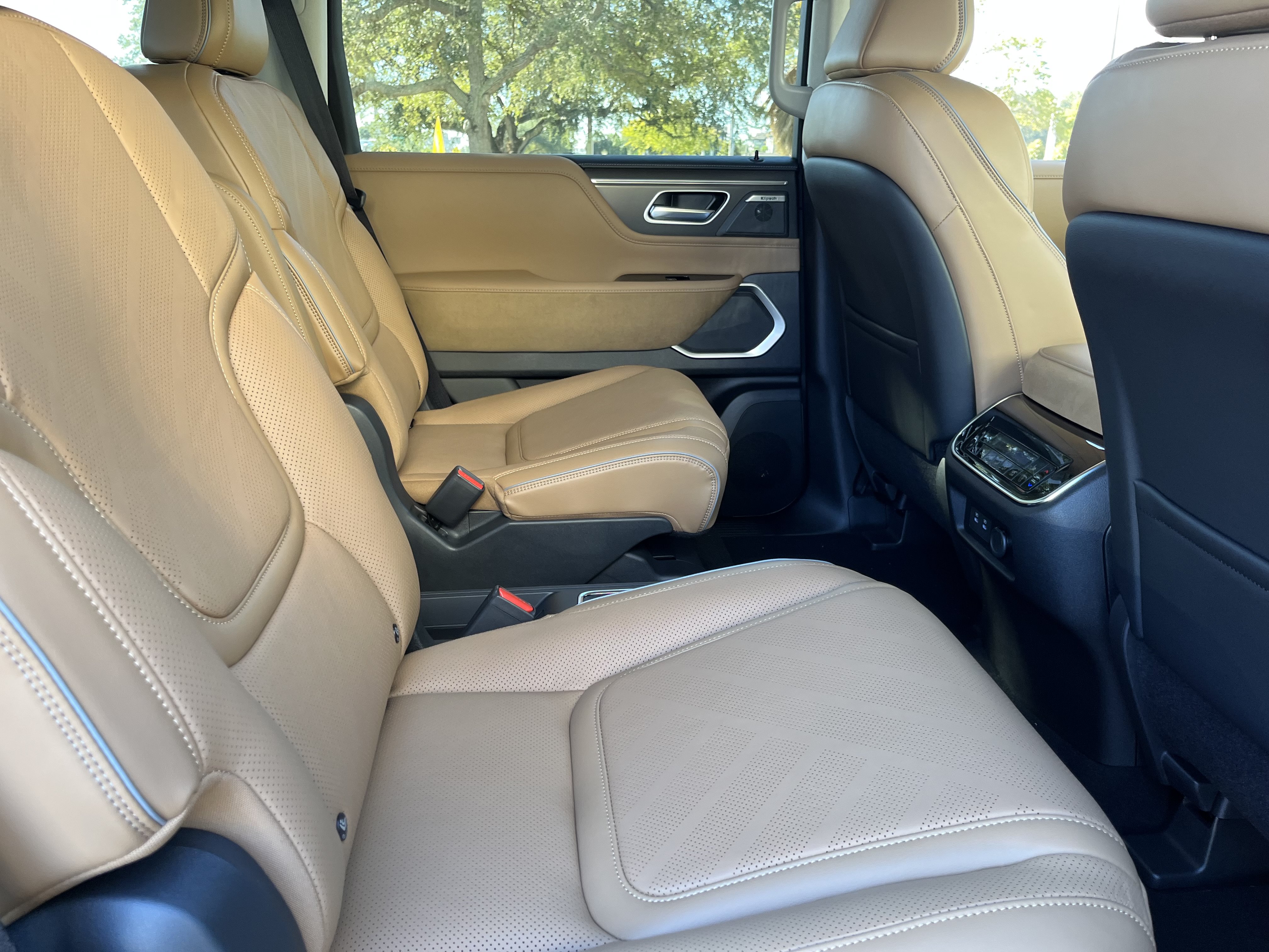 New 2027 INFINITI QX80 Luxe w/ Cargo Package RWD image 18