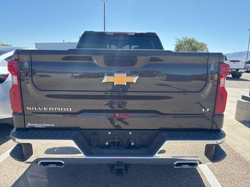 Used 2024 Chevrolet Silverado 1500 LT w/ Z71 Off-Road Package AWD/4WD image 4