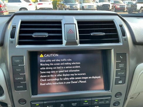 Used 2019 Lexus GX 460 Premium w/ Premium Package image 19