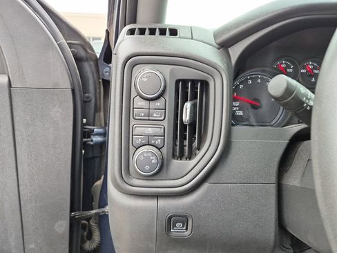 Used 2020 Chevrolet Silverado 1500 Custom w/ Custom Value Package AWD/4WD image 13