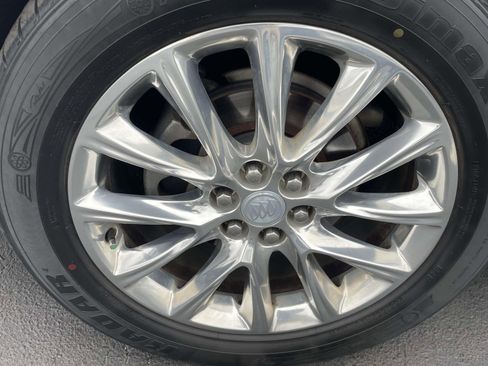 Used 2019 Buick Enclave Premium w/ LPO, Luxury Package image 9