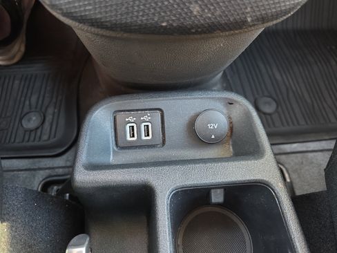 Used 2020 Ford Transit Connect XL image 34