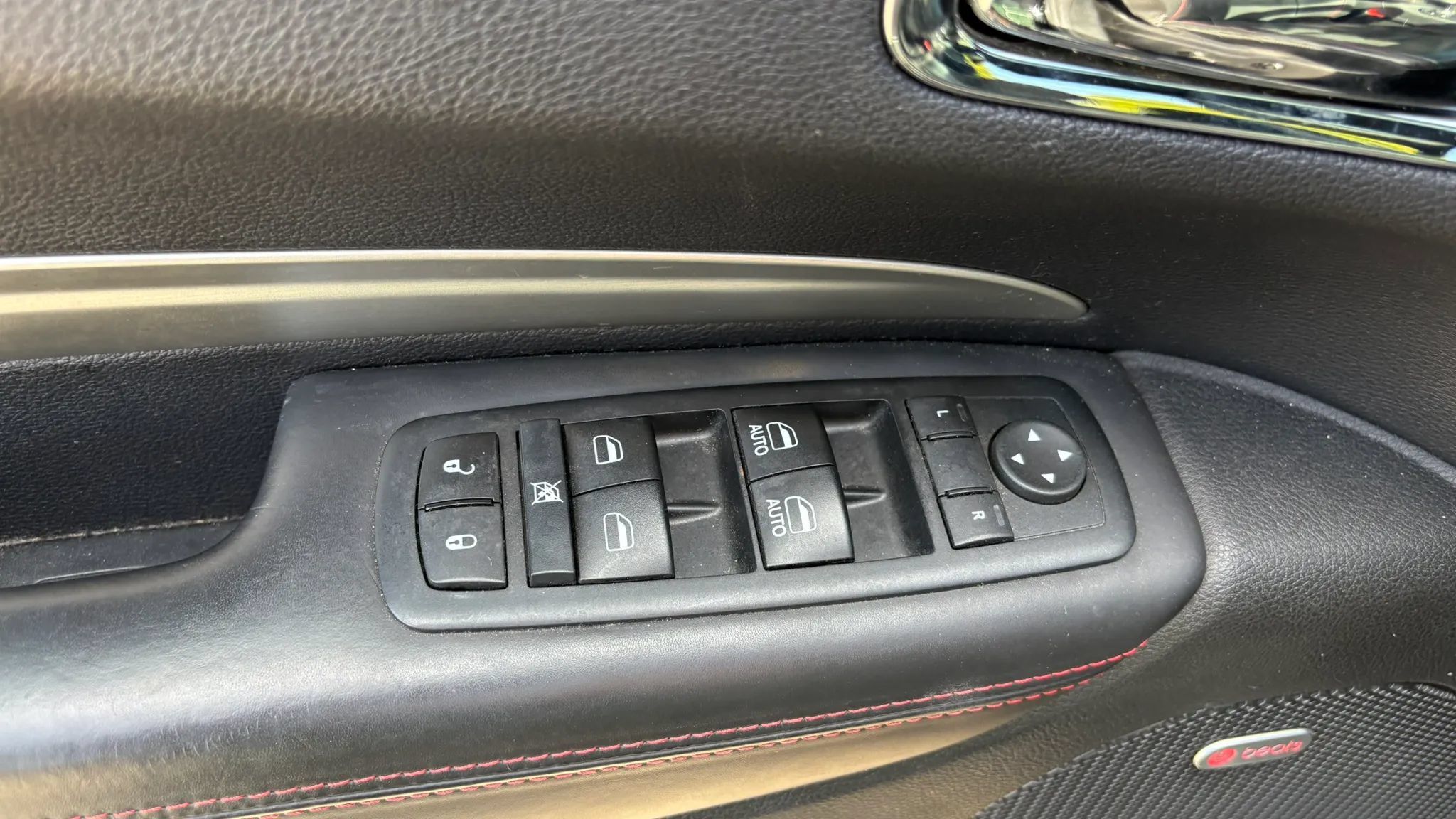 Used 2017 Dodge Durango R/T w/ Technology Group AWD/4WD image 16