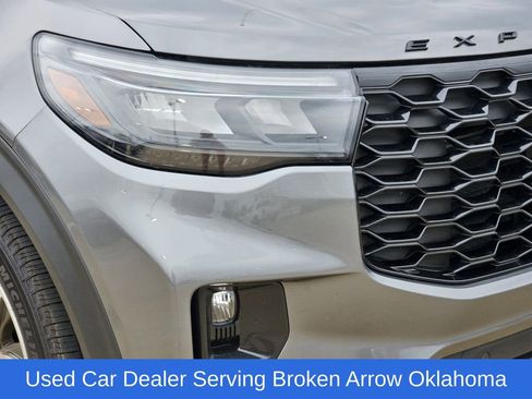 Used 2025 Ford Explorer ST-Line AWD/4WD image 9