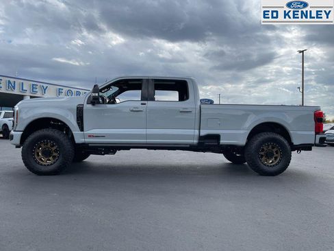 Used 2025 Ford F350 Platinum image 2