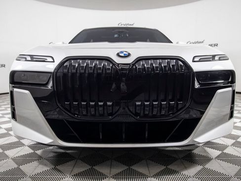 Used 2023 BMW 760i xDrive w/ Luxury Rear Seating Package AWD/4WD image 3