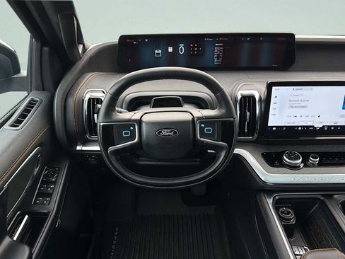 Used 2025 Ford Expedition Tremor image 11