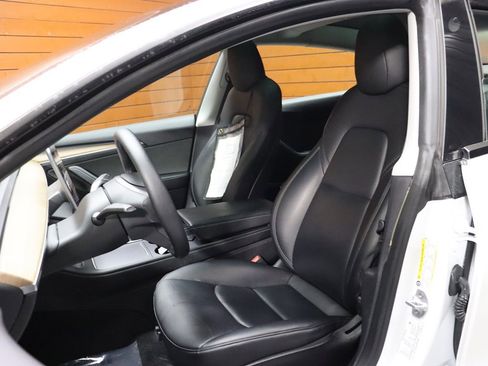 Used 2023 Tesla Model 3 Standard Range image 29