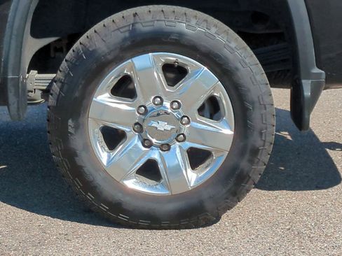 Used 2020 Chevrolet Silverado 2500 LTZ w/ LTZ Premium Package image 14