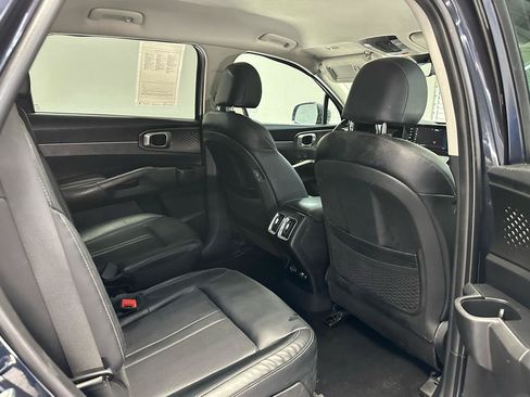 Used 2024 Kia Sorento EX AWD/4WD image 12