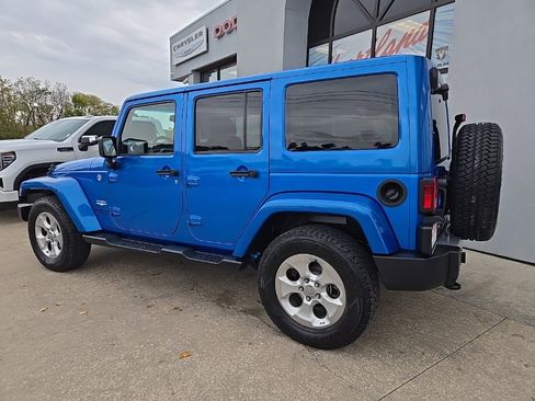 Used 2015 Jeep Wrangler Unlimited Sahara w/ Connectivity Group image 6