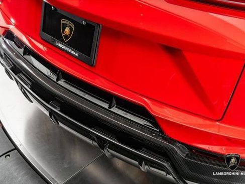 Used 2023 Lamborghini Urus Performante AWD/4WD image 25
