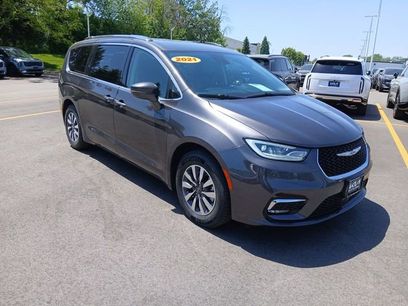 Used 2021 Chrysler Pacifica Touring-L
