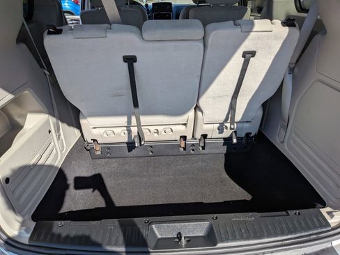 Used 2012 Dodge Grand Caravan SE FWD image 23