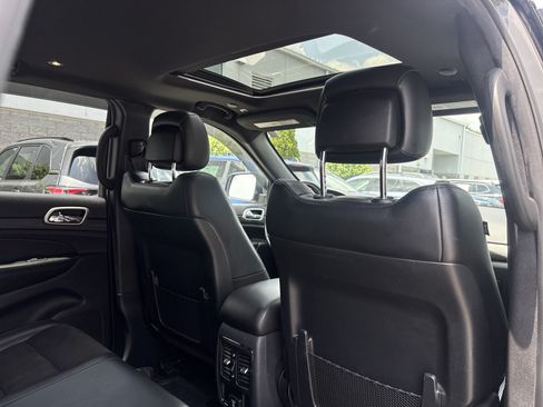 Used 2020 Jeep Grand Cherokee Altitude AWD/4WD image 16