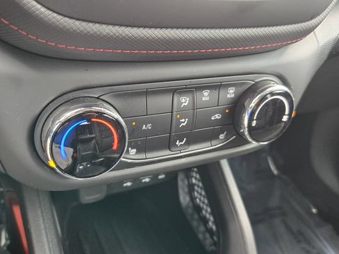 Used 2022 Chevrolet TrailBlazer RS FWD image 17