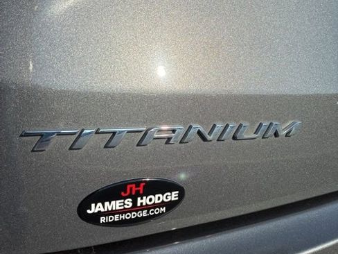 Used 2024 Ford Edge Titanium image 11