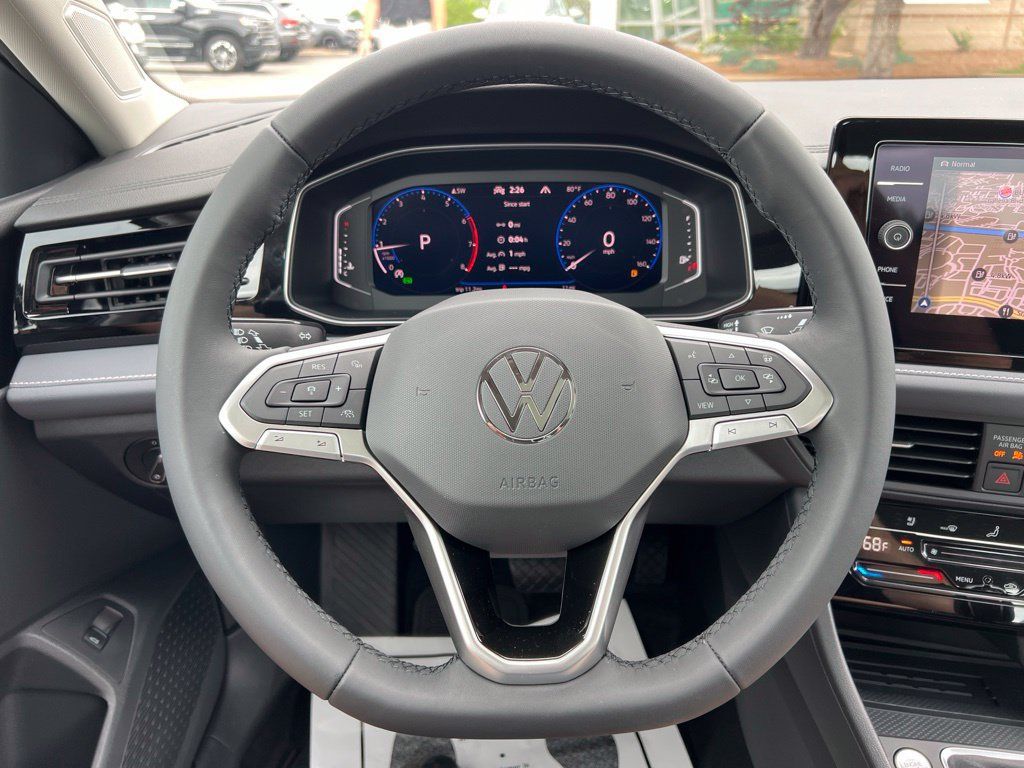 Used 2026 Volkswagen Jetta SEL FWD image 15