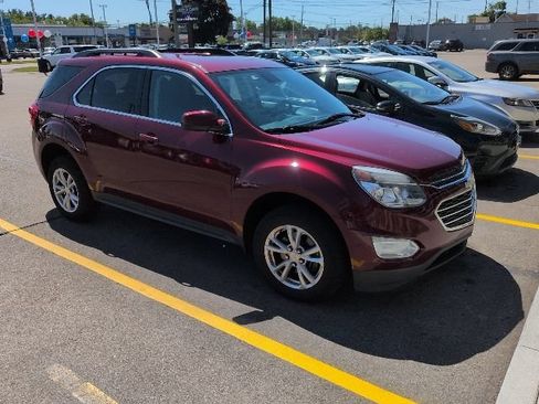 Used 2017 Chevrolet Equinox LT FWD image 3