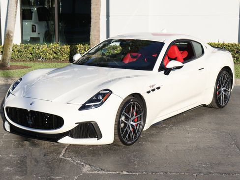 Used 2024 Maserati GranTurismo Trofeo image 17