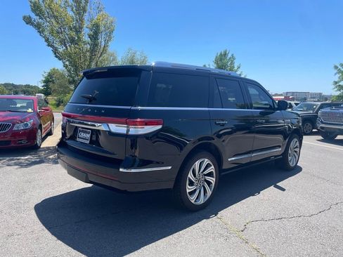 Used 2023 Lincoln Navigator Reserve RWD image 7