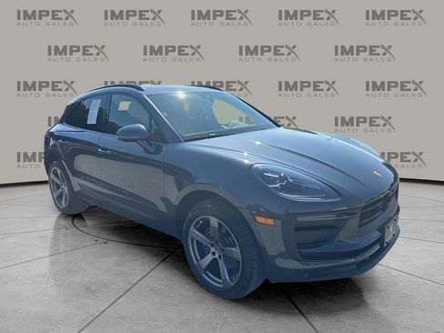 Used 2023 Porsche Macan Turbo image 7