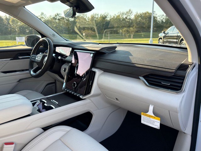 New 2027 GMC Acadia Denali FWD image 10
