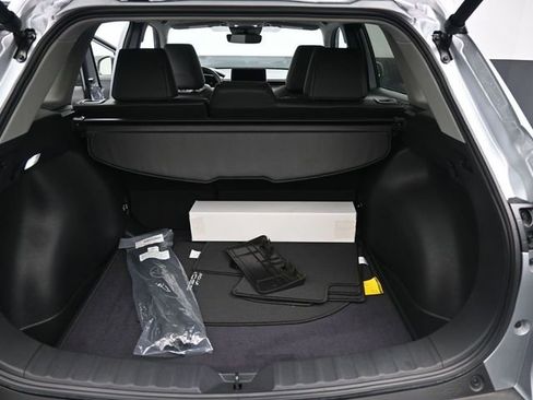 Used 2023 Toyota Corolla Cross XLE w/ Convenience Package image 10