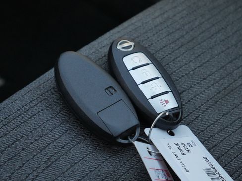 Certified 2022 Nissan Rogue SV image 31