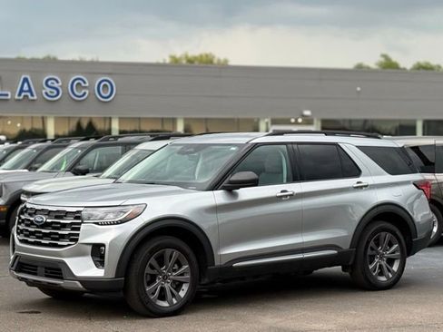 Used 2025 Ford Explorer Active w/ Active Comfort Package AWD/4WD image 36