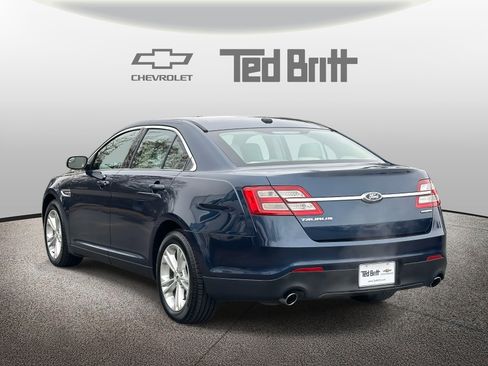 Used 2017 Ford Taurus SE image 6
