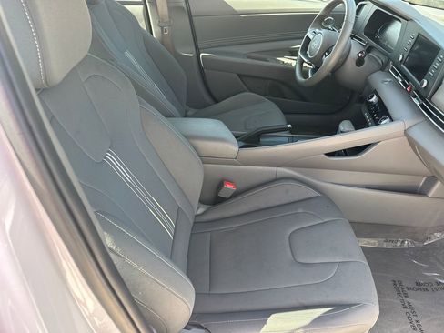 Certified 2025 Hyundai Elantra Sport FWD image 13
