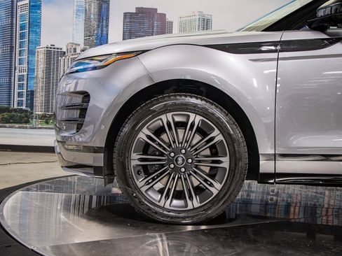 New 2026 Land Rover Range Rover Evoque Dynamic SE image 7