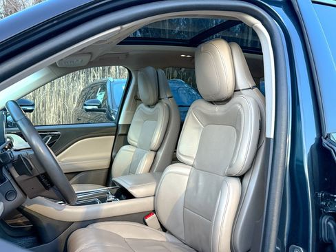 Used 2023 Lincoln Aviator Reserve w/ Equipment Group 201A image 17