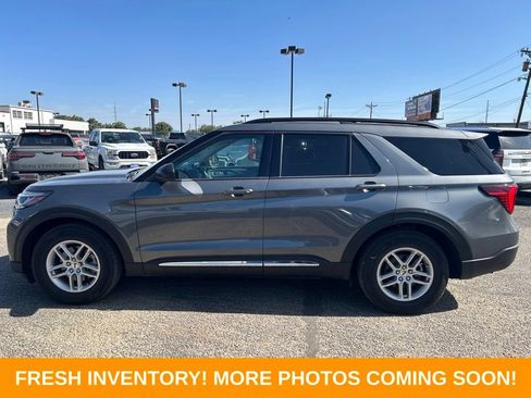 Used 2025 Ford Explorer Active w/ Active Comfort Package RWD image 5