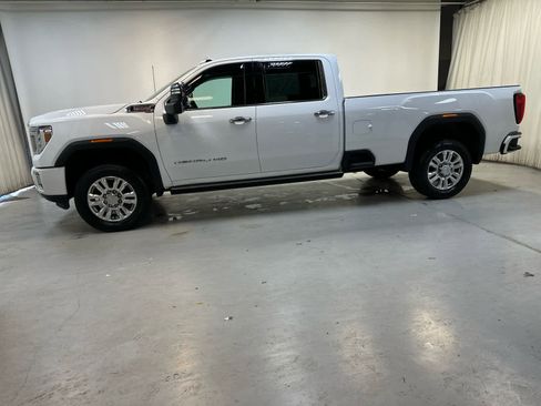 Used 2023 GMC Sierra 3500 Denali w/ Denali Ultimate Package image 2