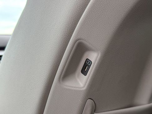 Certified 2025 Kia Sorento SX Prestige image 36