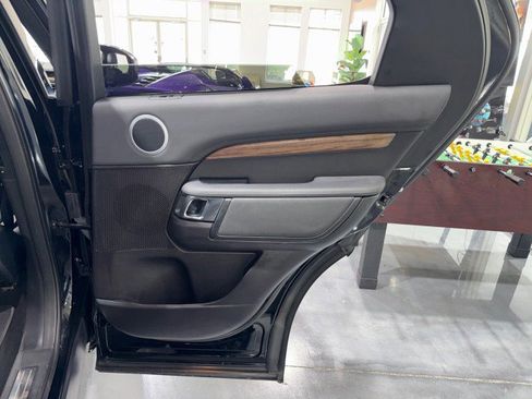 Used 2018 Land Rover Discovery HSE image 54