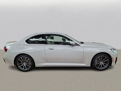 Used 2025 BMW 230i xDrive Coupe w/ Premium Package image 4
